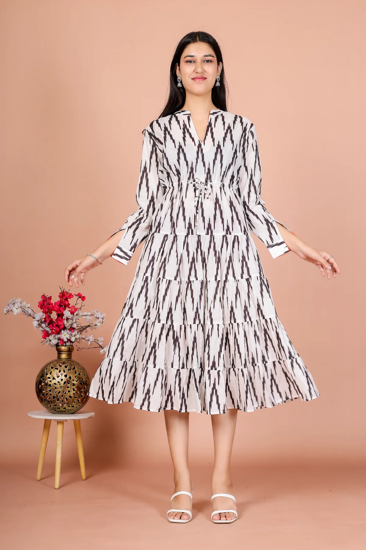 Black & White Abstract Printed Tiered Midi Dress – Heritage Textiles