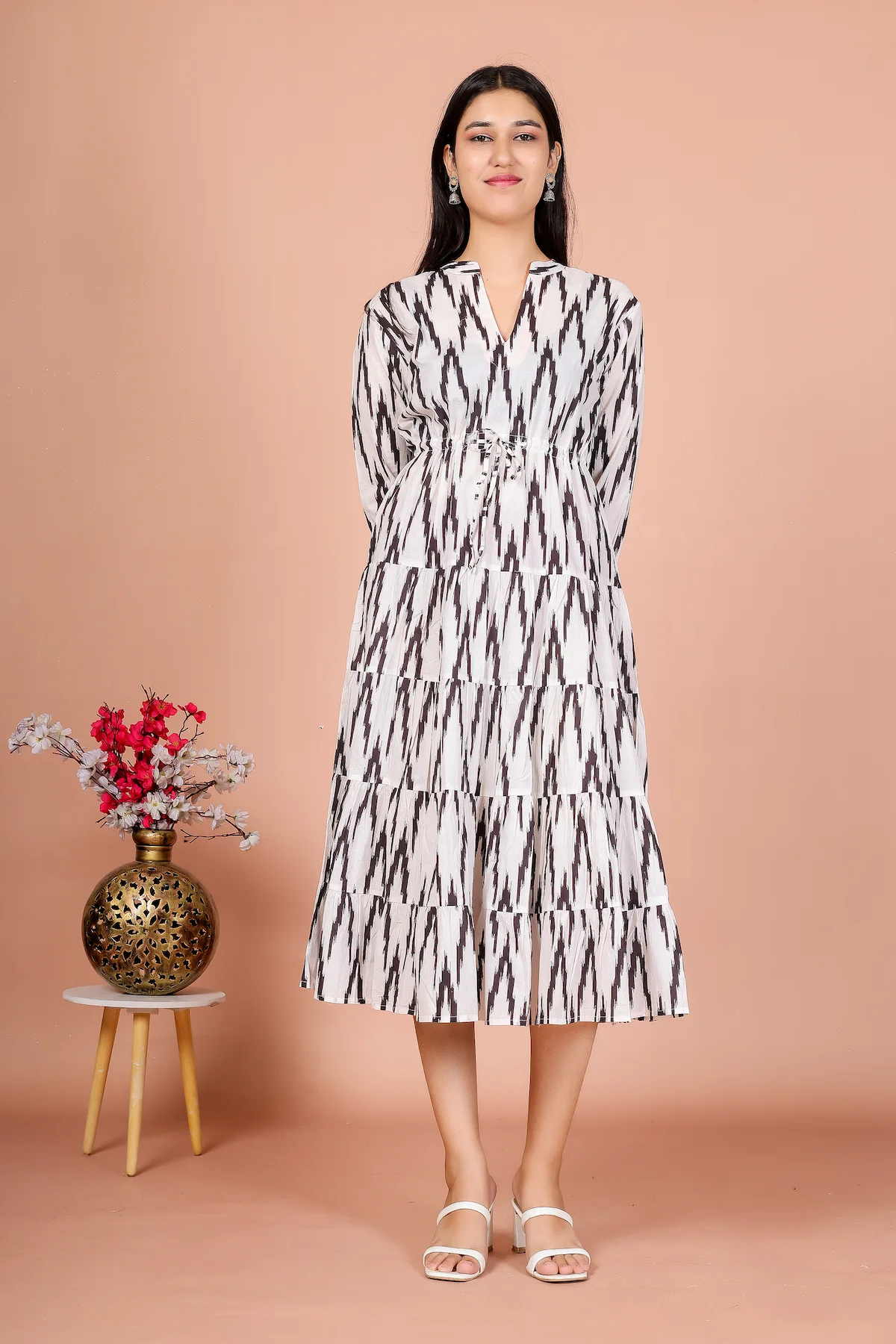 Black & White Abstract Printed Tiered Midi Dress – Heritage Textiles
