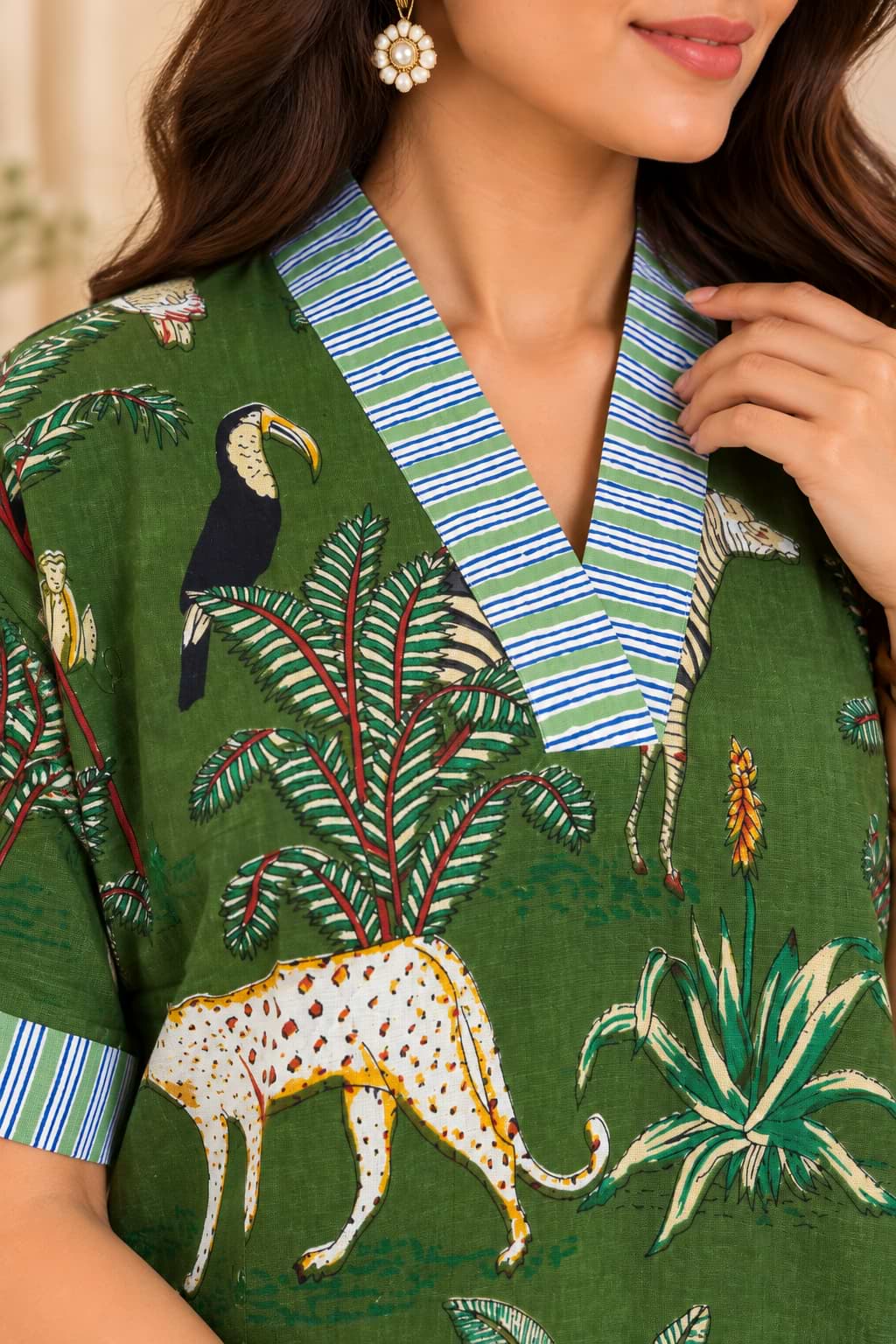 Women’s Green Printed V-Neck Top